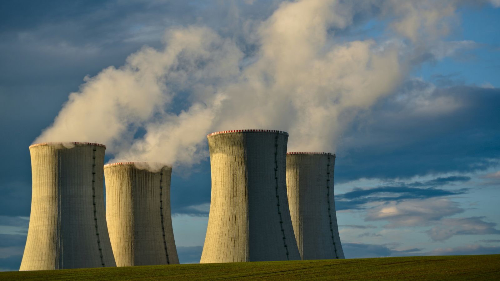 China’s Fusion-Fission Hybrid Reactor: A New Era of Clean Energy?